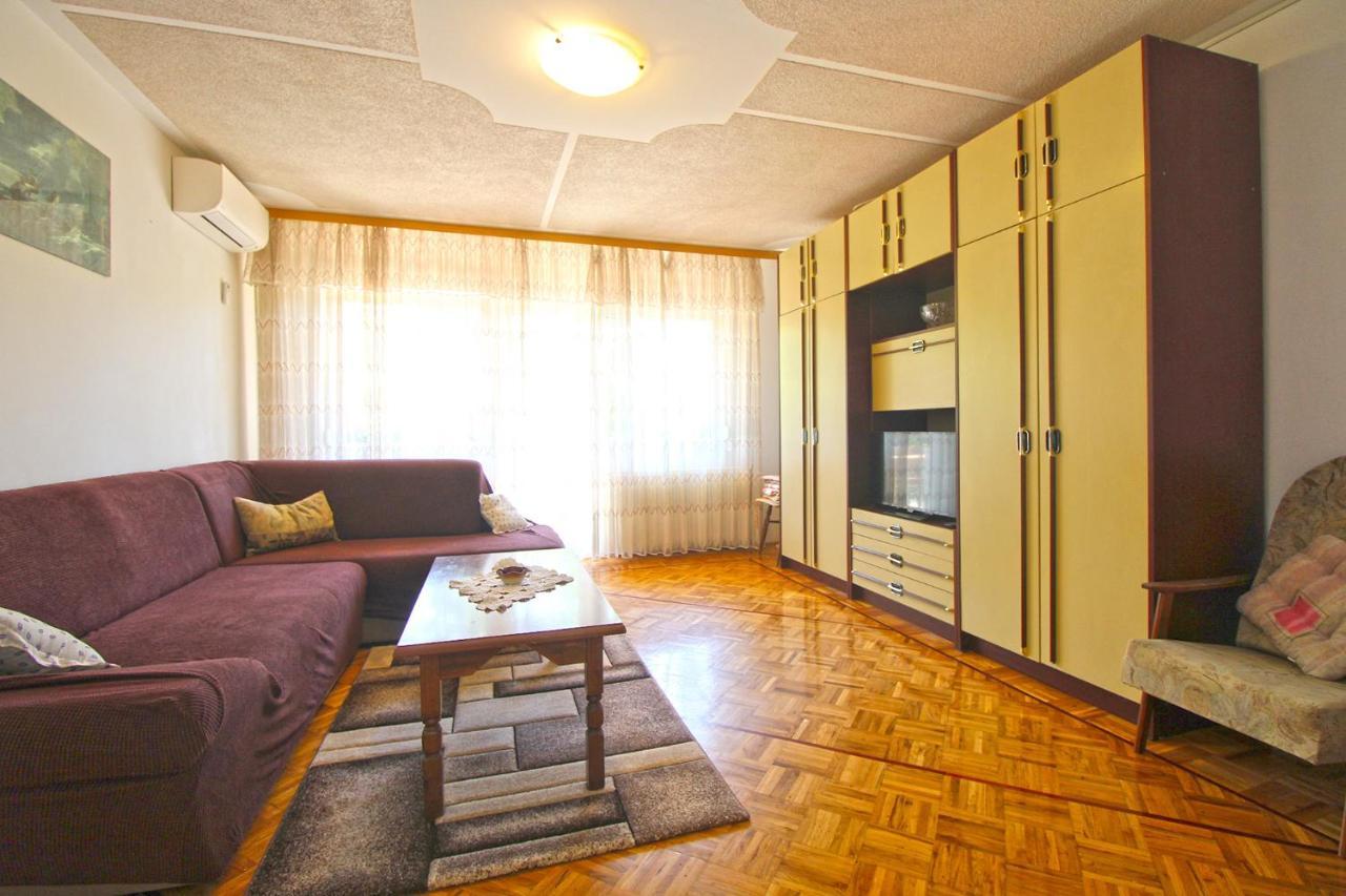 Apartment Marija 1198 *