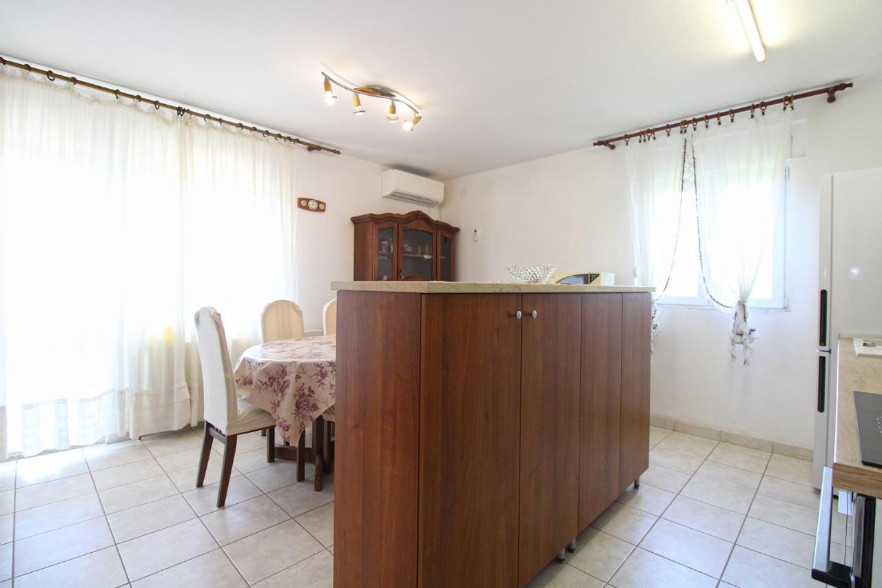 Apartment Marija 1198 *