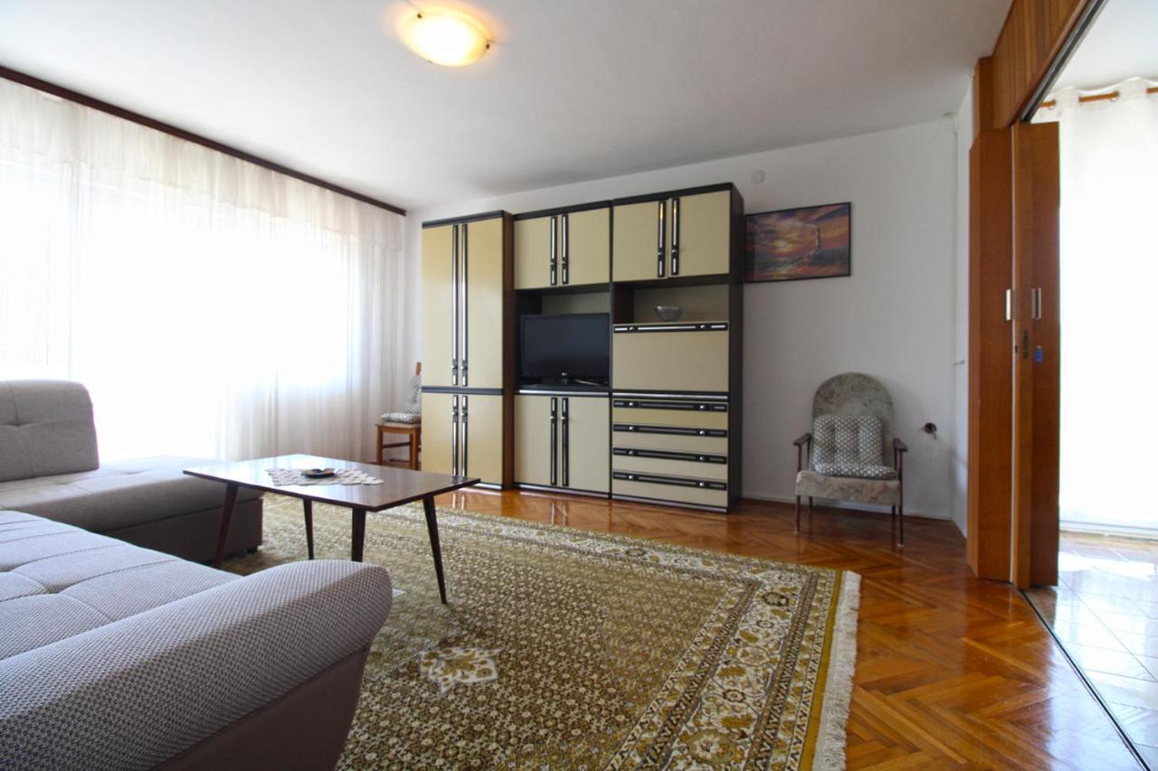 Apartment Marija 1198 *